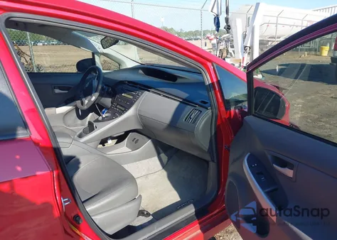 2011 Toyota Prius Two z USA, uszkodzony, nr VIN JTDKN3DU1B5319132